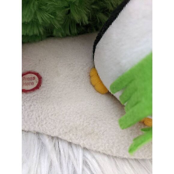 Hallmark Jingle Pals Very Merry Trio Animated Musical Snowman Penguin 2006 - Picture 7 of 7